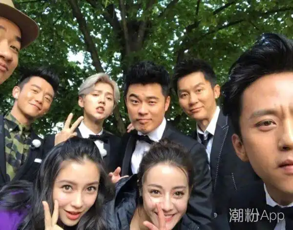 邓超晒跑男团昔日合照 网友感叹一个都不能少