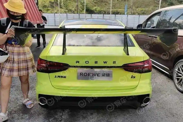 2021成都车展探馆:上汽荣威i5改装版