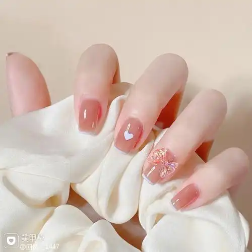 蝴蝶结短甲粉色学生党美甲图片