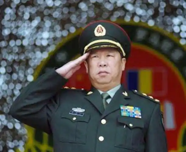 李作成徒手抓敌军机枪管左手被严重烧伤指导员真是拼命三郎