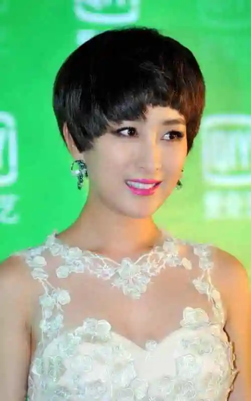 马苏短发图片手机壁纸一