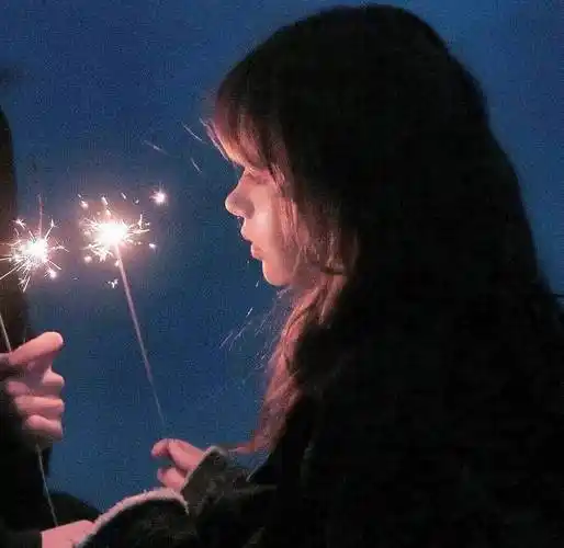 情侣头像|来了来了 · 一眼便上头的情头_侵权_商业用途_网络