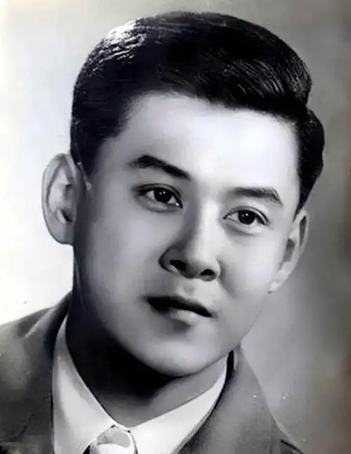 昔日荧幕男神如今竟活成了这样.