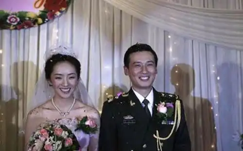 徐洪浩和刘晓洁演的原本是父亲和女儿现实生活中却变成夫妇