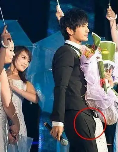 盘点男明星生理激凸 裤裆举起"小帐篷" - 跑男穿的裤子图片高清