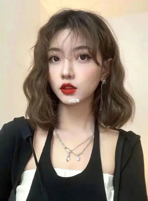 齐肩短发的烫发推荐