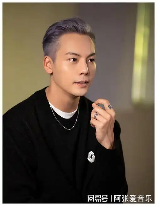 陈伟霆换了新发型留背头的他突然发现不帅了颜值下降