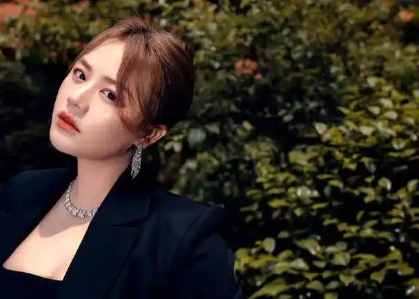 分享美女写真集马思纯二