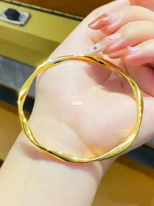 周大福手镯莫比乌斯手镯