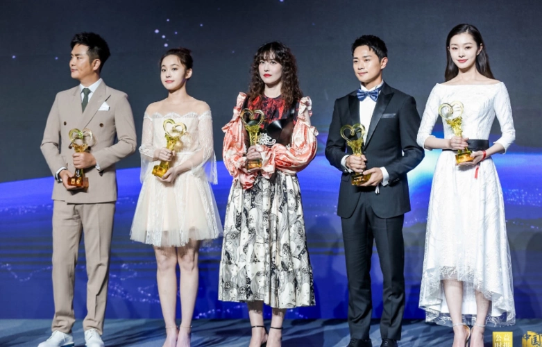 张佳宁宋轶长得挺像傻傻分不清楚这两人颜值怎么排(4)