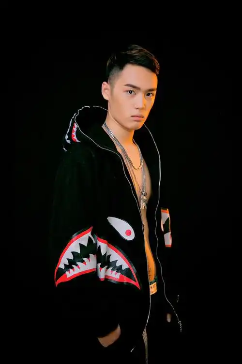 音乐歌手个人形象照