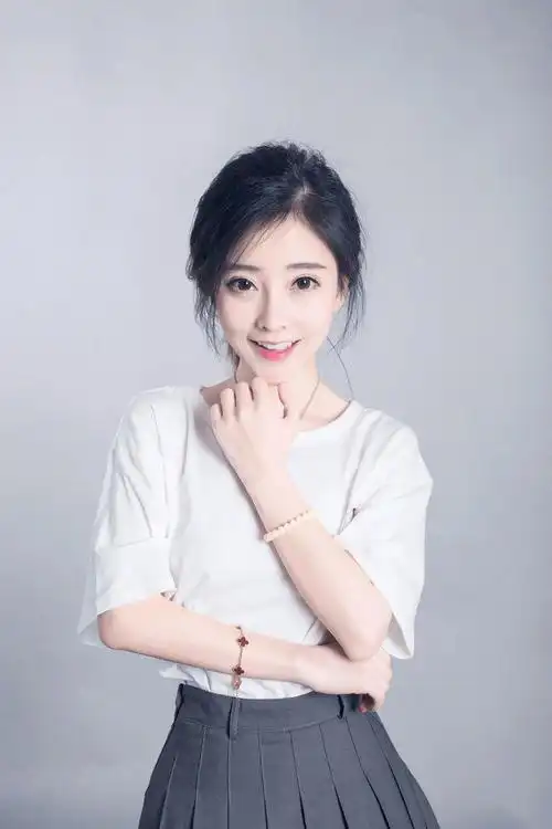 b站当红人气女主播冯提莫生活写真系列照片