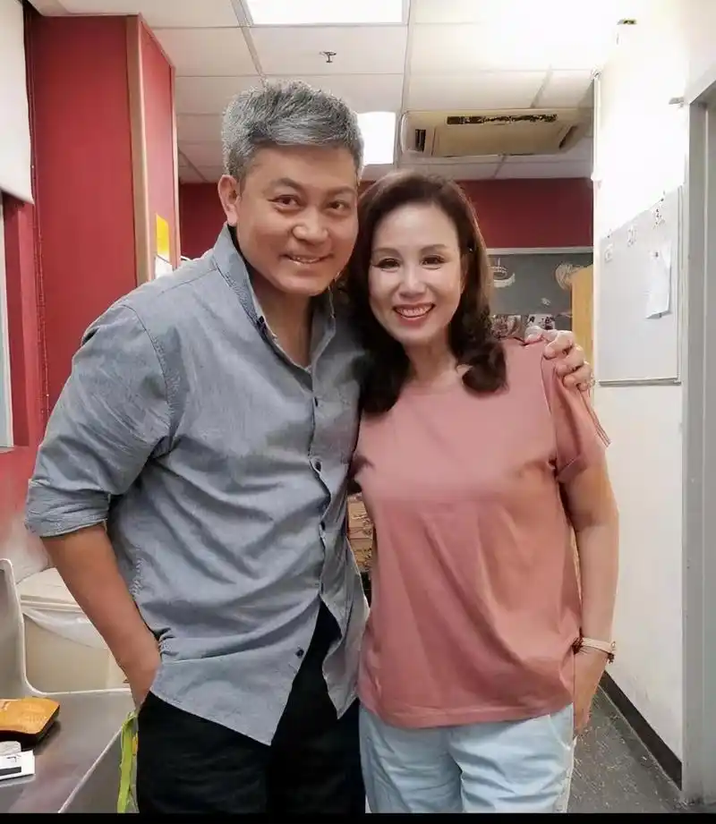 58岁曾伟权因肺癌去世,生前露面消瘦难掩憔悴,一生未婚未育