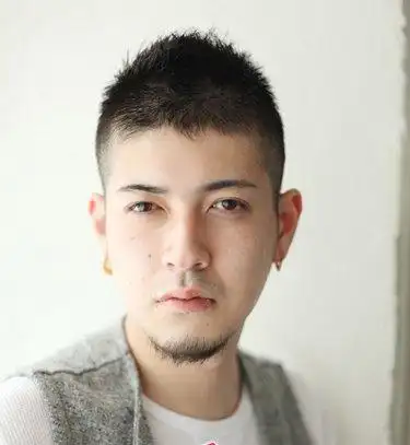 男生方下巴短发发型男士毛寸短发发型