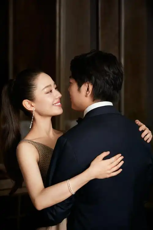 钢琴艺术家郎朗与吉娜爱丽丝携手成为戴比尔斯debeers品牌挚友