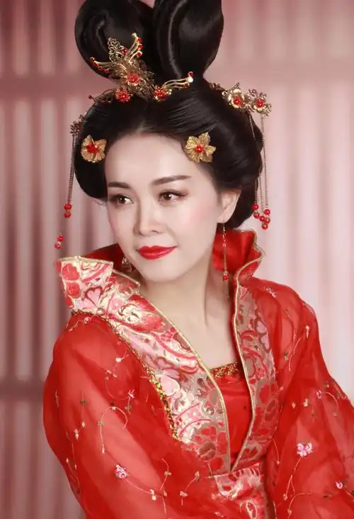 古装贵妃造型拍摄 模特/彭利军 摄影/十二期全体学员 化妆/朱老师