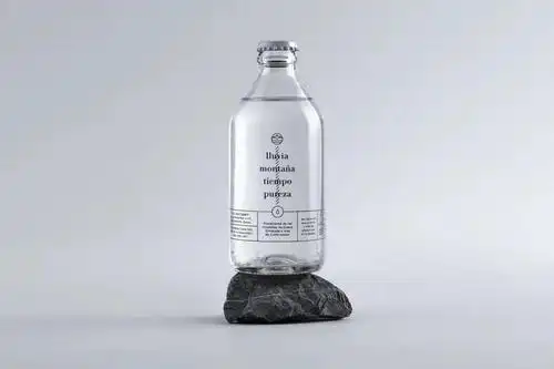 无印良品的环保水瓶只有一个"水"字?这些矿泉水的包装设计也不输