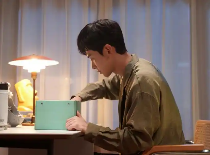 白敬亭何泓姗新剧同框!让人梦回《匆匆那年》,观众直呼爷青回!