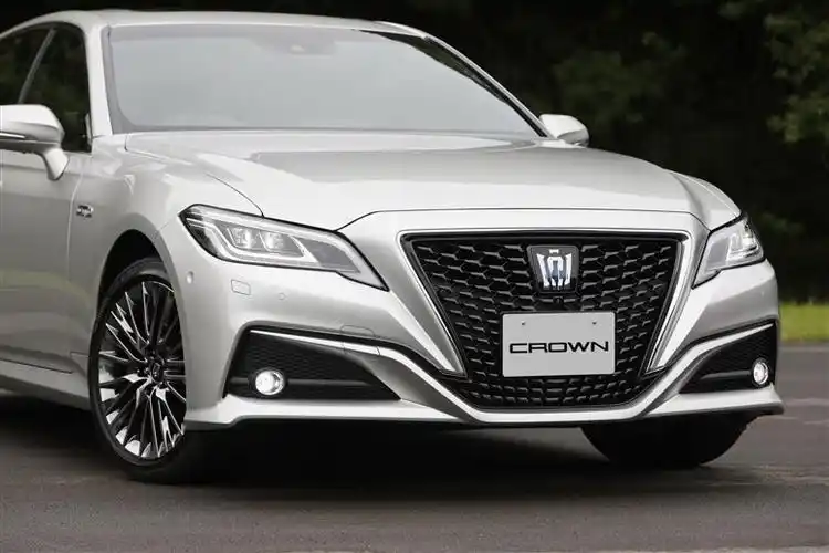 丰田官方发布新一代皇冠实车图6月26日首发