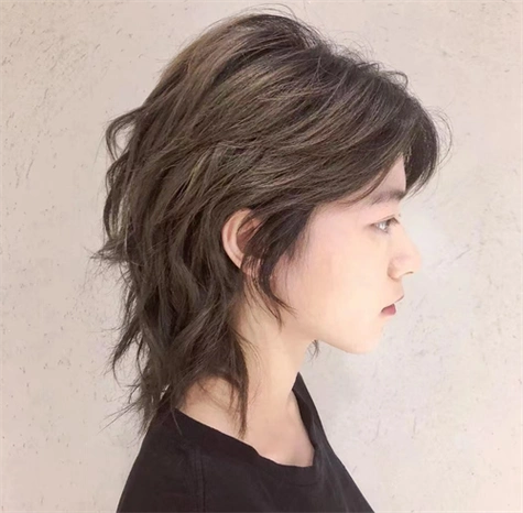 女生狼尾鲻鱼头 甜酷超a特养眼_时尚发型 - 美发站