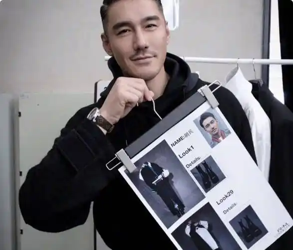 男明星保养秘诀,就服这两个人_胡兵_严屹宽_一身