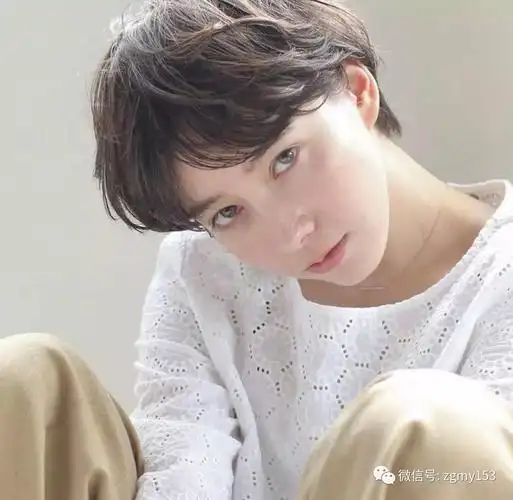 女生剪超短发更有品位