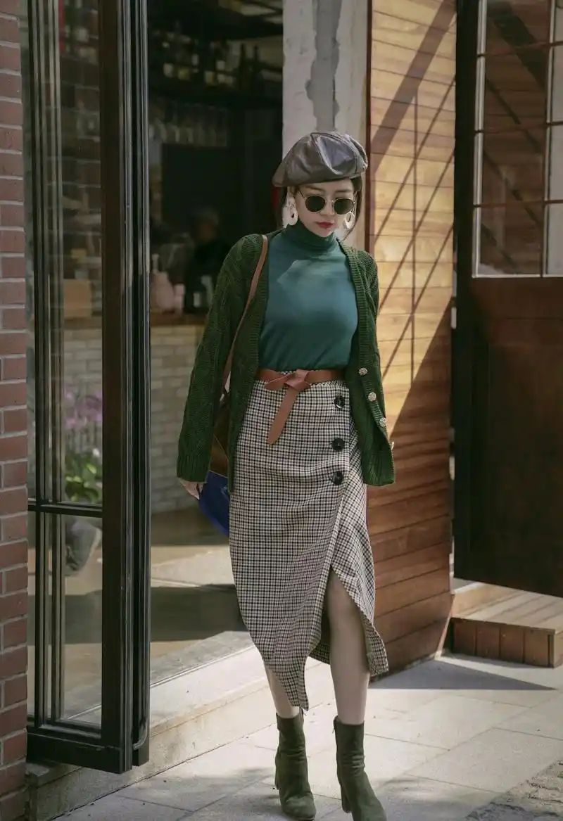 被三木的复古港风穿搭美到了,初春这么穿时髦又气质