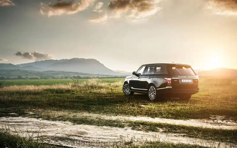 路虎揽胜四,suv车,日落 壁纸 - 1920x1200