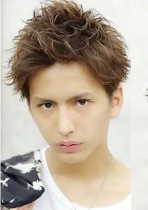 男生棕色染色发型图片 棕色系染发示范(3)