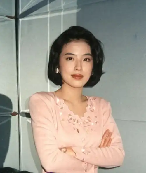 那些年的罗美薇罕见生活老照片淡出娱乐圈与张学友相伴一生