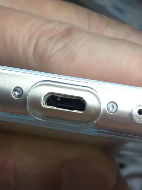 版块 69 荣耀手机 69 荣耀畅玩7x 69 usb充电接口题 我的充电口