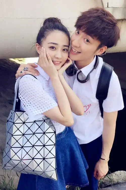 恋爱真人秀是一场表演,不少明星在节目里贡献了毕生最好的演技