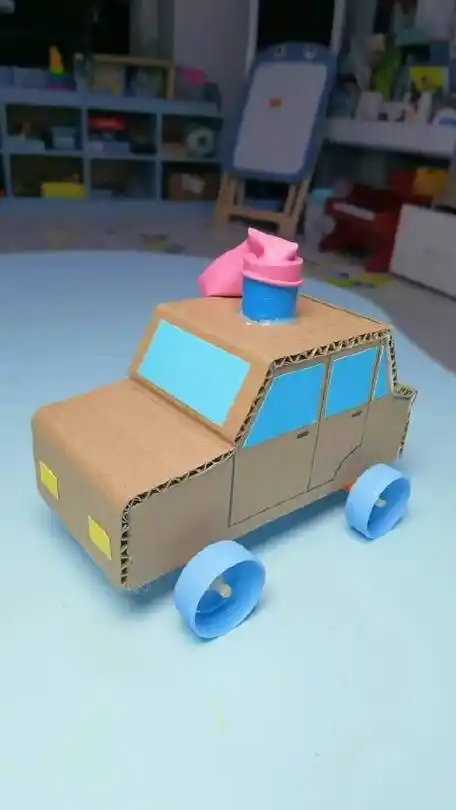 废旧纸板不要扔,给孩子做个好玩的气球动力汽车# 亲子手工#秒懂创意的