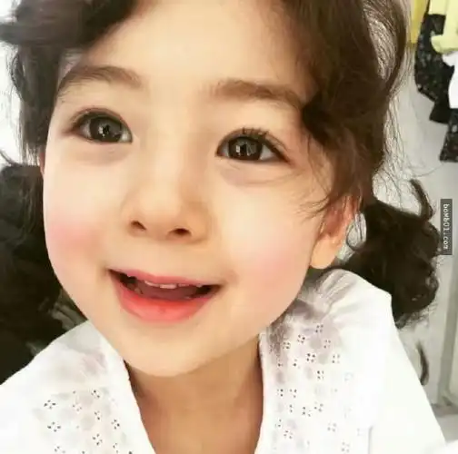 韩国最萌小女孩,圆滚滚大眼睛让人好心动