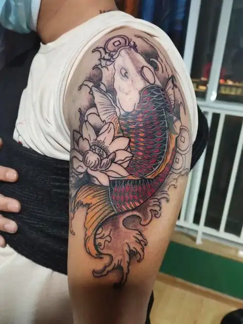 大臂鲤鱼未完成_纹身图案手稿图片_fox的纹身作品集