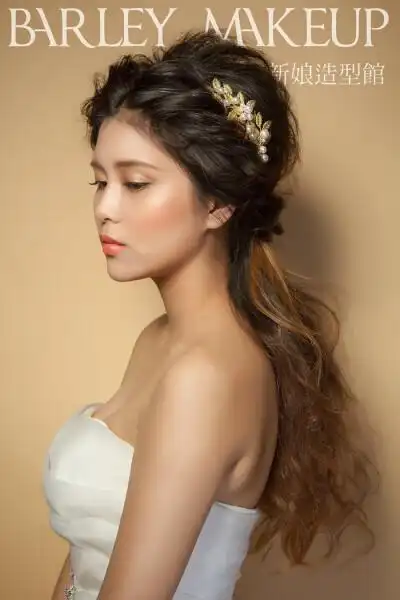 收集   点赞  评论  湖北武汉薇拉上善造型萧燃作品【新娘发型】 0