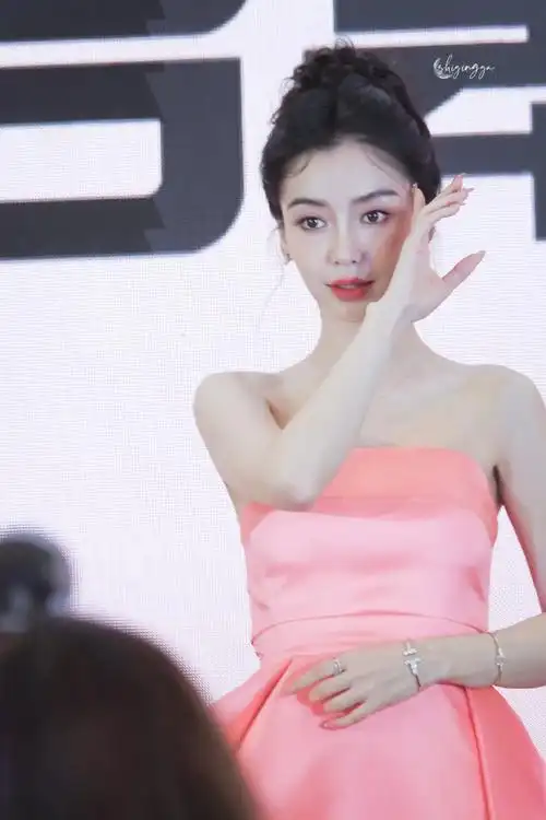 angelababy超话#angelababy线下活动状态#230923  猫人活动所有缝隙都