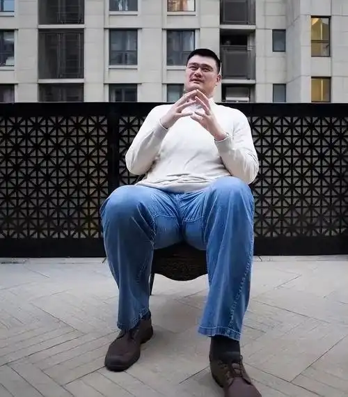 姚明nba为什么退役了(41岁姚明近照曝光,身材发福严重,体重400多斤引