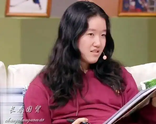 英达15岁女儿近照曝光端庄文静性格内向目前在美国读高中