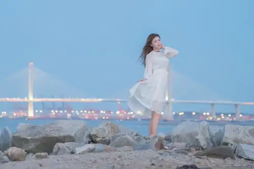 一组海边美女图