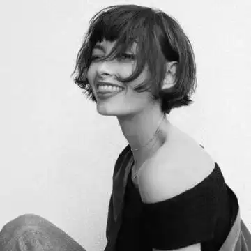 齐耳短发女生头像 短发菇凉照样闪飘飘