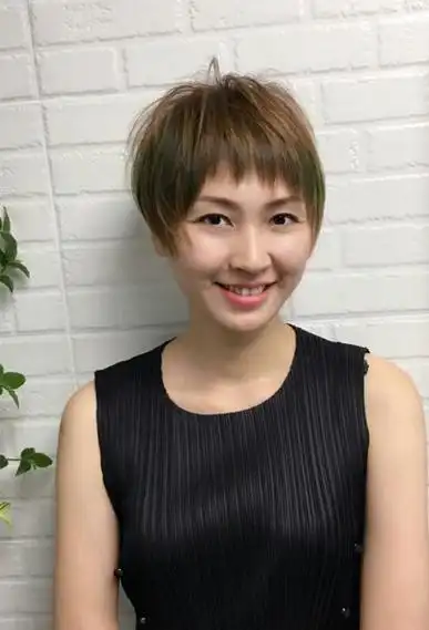 超短烫发发型图片女 短发 中年女人_烫发短发图片中年烫发短发图片