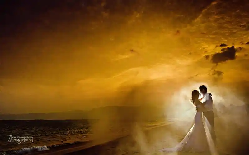 欧美情侣接吻瞬间高清壁纸图片