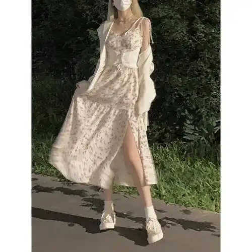 dream seven77碎花连衣裙女2021年早秋新款法式小v领开叉吊带长裙