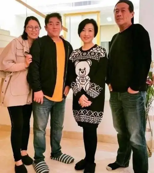 恭喜!56岁男演员吕方宣布小16岁太太怀孕,对象拥半亿身家