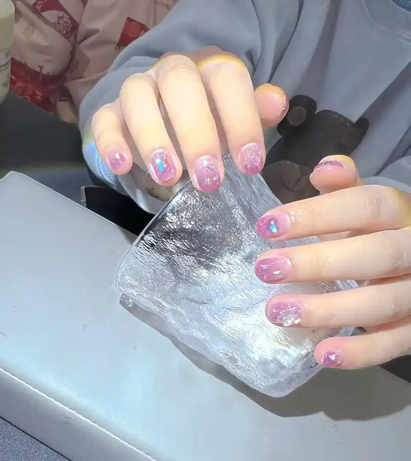 蝴蝶碎钻渐变美甲