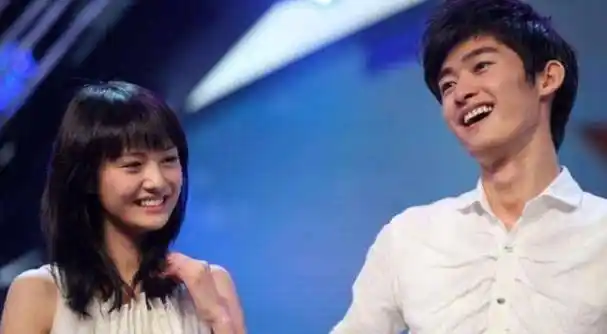 37岁张翰谈感情落泪,引发网友热议,经纪人喊话赶紧找个女朋友_职场