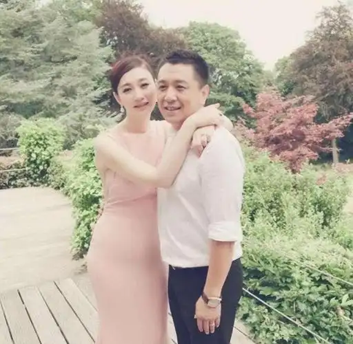 李小冉39岁嫁给富豪男闺蜜5个亿任意花现婚姻状况怎样