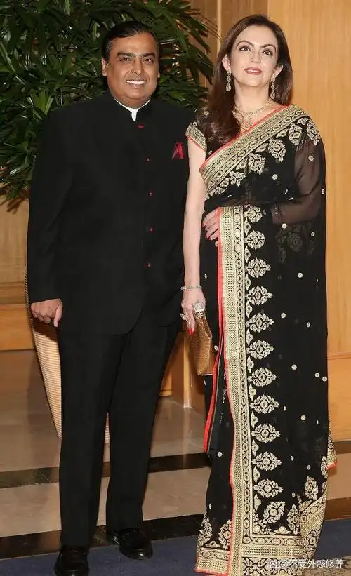 亚洲首富穆克什·安巴尼为了庆祝儿子阿南特·安巴尼的即将到来的大喜