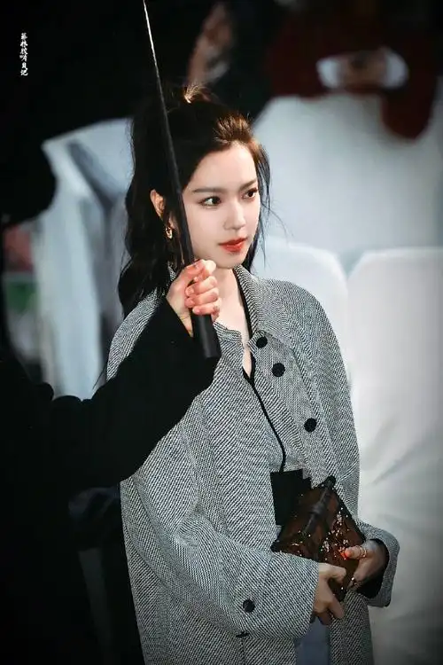 庄达菲也有撑伞神图了##观众网华南总部